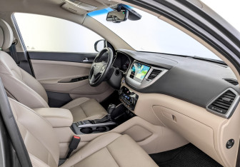 Подержанный автомобиль Hyundai Tucson 2016 года (11 фото)