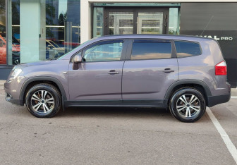 Подержанный автомобиль Chevrolet Orlando 2012 года (8 фото)