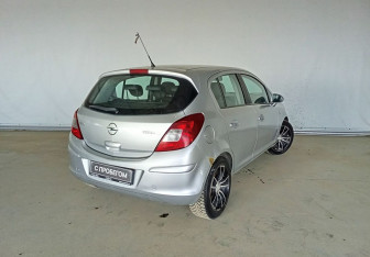 Подержанный автомобиль Opel Corsa 2008 года (6 фото)