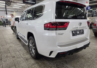 Новый Toyota Land Cruiser Suv 2024 (4 фото)