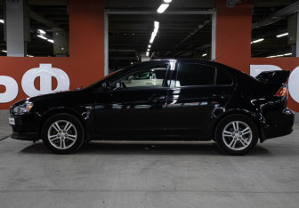 Подержанный автомобиль Mitsubishi Lancer Sedan 2007 года (8 фото)