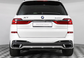 Подержанный автомобиль BMW X7 2019 года (4 фото)
