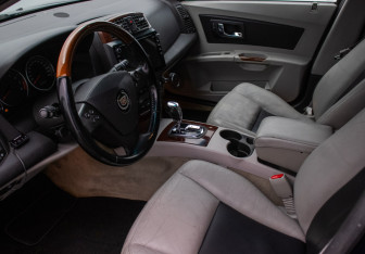 Подержанный автомобиль Cadillac CTS Sedan 2006 года (10 фото)