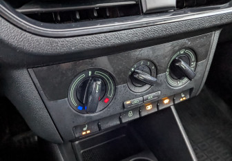 Подержанный автомобиль Skoda Rapid Liftback 2021 года (21 фото)