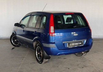 Подержанный автомобиль Ford Fusion 2007 года (4 фото)