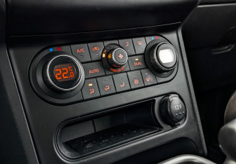 Подержанный автомобиль Nissan Qashqai 2012 года (21 фото)