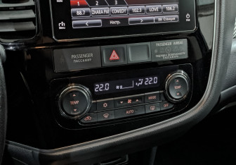 Подержанный автомобиль Mitsubishi Outlander 2018 года (26 фото)