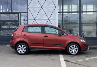 Подержанный автомобиль Volkswagen Golf Plus 2008 года (4 фото)