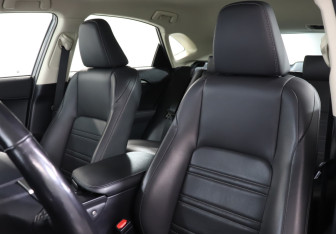 Подержанный автомобиль Lexus NX 2016 года (17 фото)