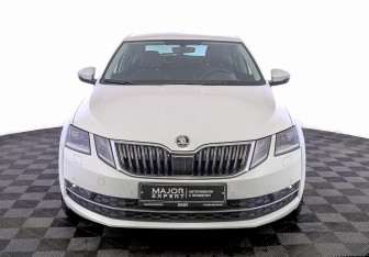Подержанный автомобиль Skoda Octavia Liftback 2019 года (2 фото)