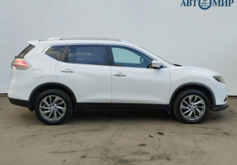 Подержанный автомобиль Nissan X-Trail 2015 года (5 фото)