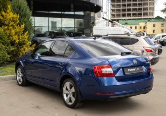 Подержанный автомобиль Skoda Octavia Liftback 2020 года (5 фото)