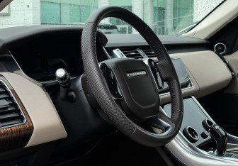 Подержанный автомобиль Land Rover Range Rover Sport 2018 года (13 фото)