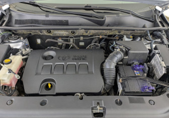 Подержанный автомобиль Toyota RAV4 2012 года (9 фото)