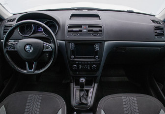 Подержанный автомобиль Skoda Yeti 2017 года (12 фото)