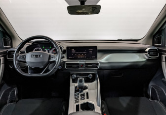 Подержанный автомобиль Geely Coolray 2023 года (14 фото)