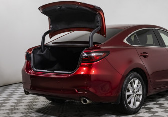 Подержанный автомобиль Mazda 6 Sedan 2018 года (17 фото)