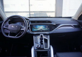 Подержанный автомобиль Geely Atlas Pro 2021 года (12 фото)
