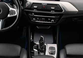 Подержанный автомобиль BMW X4 2018 года (14 фото)