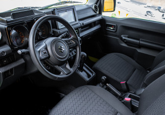 Подержанный автомобиль Suzuki Jimny 2019 года (10 фото)