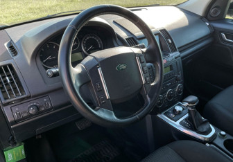 Подержанный автомобиль Land Rover Freelander 2012 года (13 фото)
