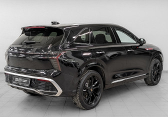 Подержанный автомобиль Hongqi HS3 2024 года (5 фото)