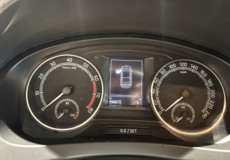 Подержанный автомобиль Skoda Rapid Liftback 2018 года (9 фото)