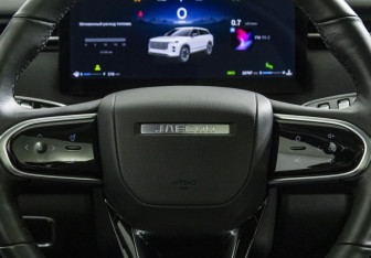 Подержанный автомобиль Jaecoo J7 2023 года (13 фото)