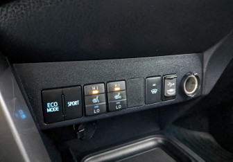 Подержанный автомобиль Toyota RAV4 2019 года (27 фото)