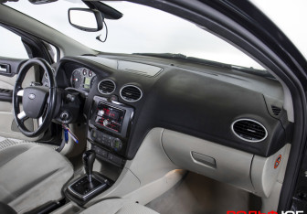 Подержанный автомобиль Ford Focus Sedan 2006 года (13 фото)