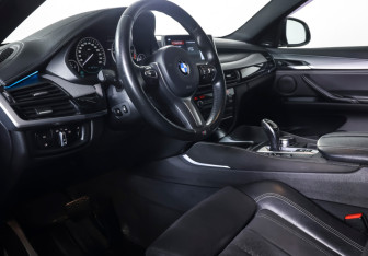 Подержанный автомобиль BMW X6 2018 года (15 фото)