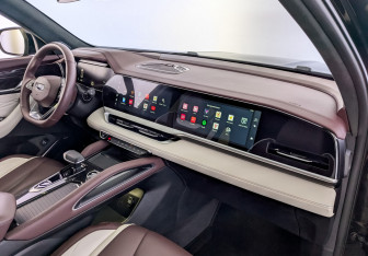 Подержанный автомобиль Geely Monjaro 2023 года (15 фото)