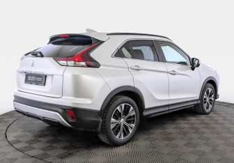 Подержанный автомобиль Mitsubishi Eclipse Cross 2021 года (5 фото)
