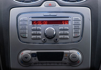 Подержанный автомобиль Ford Focus Hatchback 2008 года (13 фото)