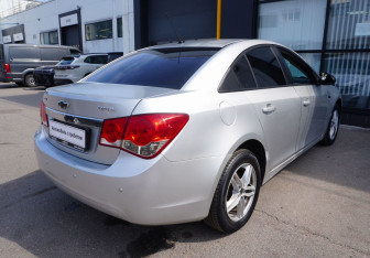 Подержанный автомобиль Chevrolet Cruze Sedan 2013 года (5 фото)