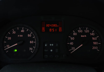 Подержанный автомобиль Renault Logan Sedan 2009 года (7 фото)