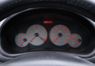 Подержанный автомобиль Peugeot 206 Sedan 2008 года (12 фото)