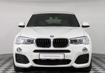 Подержанный автомобиль BMW X4 2016 года (3 фото)