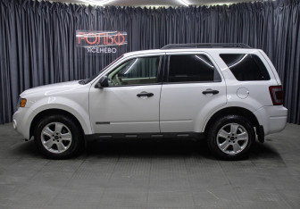 Подержанный автомобиль Ford Escape 2007 года (8 фото)