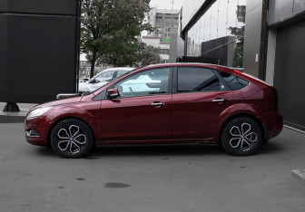 Подержанный автомобиль Ford Focus Hatchback 2008 года (8 фото)