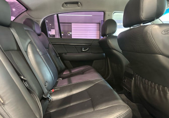 Подержанный автомобиль Kia Opirus 2008 года (11 фото)