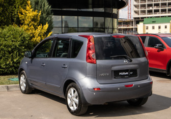 Подержанный автомобиль Nissan Note 2008 года (5 фото)