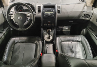 Подержанный автомобиль Nissan X-Trail 2008 года (10 фото)