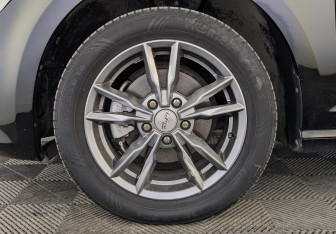 Подержанный автомобиль Volkswagen Golf Hatchback 2016 года (12 фото)