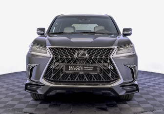 Подержанный автомобиль Lexus LX 2018 года (2 фото)