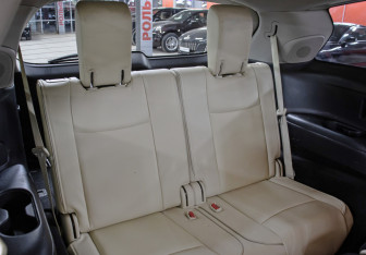 Подержанный автомобиль Infiniti QX60 2017 года (20 фото)