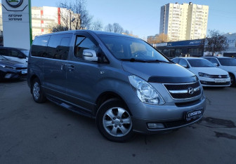 Подержанный автомобиль Hyundai Grand Starex 2011 года (3 фото)