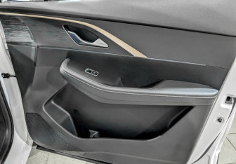 Подержанный автомобиль Omoda C5 2024 года (24 фото)