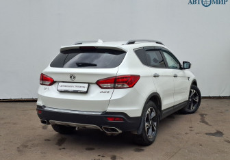 Подержанный автомобиль DongFeng AX7 2019 года (5 фото)