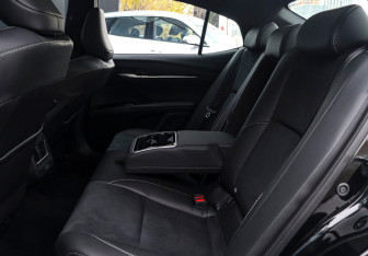 Новый Toyota Camry Sedan 2024 (9 фото)